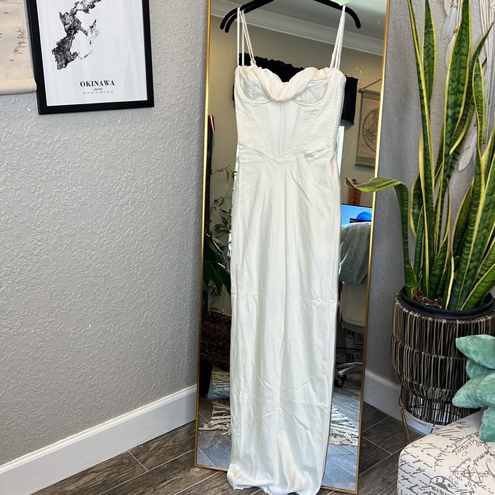 HOUSE OF CB 'Charmaine' Ivory Corset Maxi Dress NWOT - Picture 11 of 14